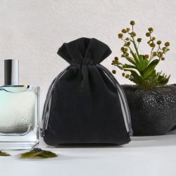 Velvet pouches 8 x 10 cm - black Small bags