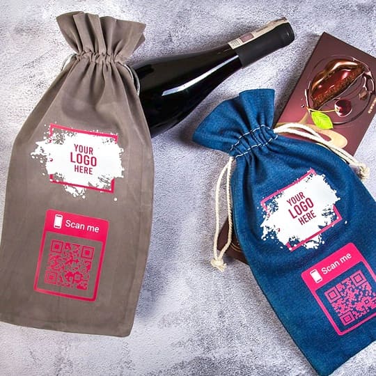 Colourful B2B bags with prints and logos