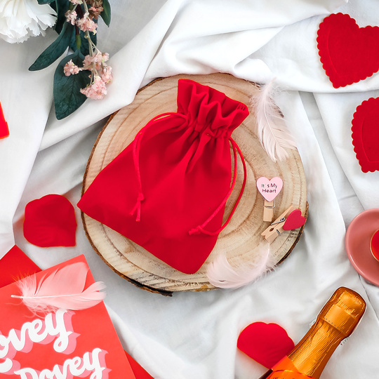 Wholesale Bags for Businesses on Valentine's Day