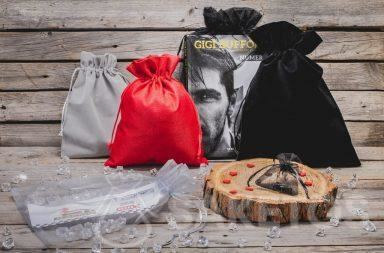 Men's gifts in stylish bags