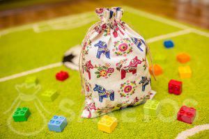 7.A decorative bag for the children's room to store Lego Duplo blocks