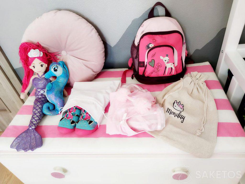 School or kindergarten kits can be packed in a fabric bag