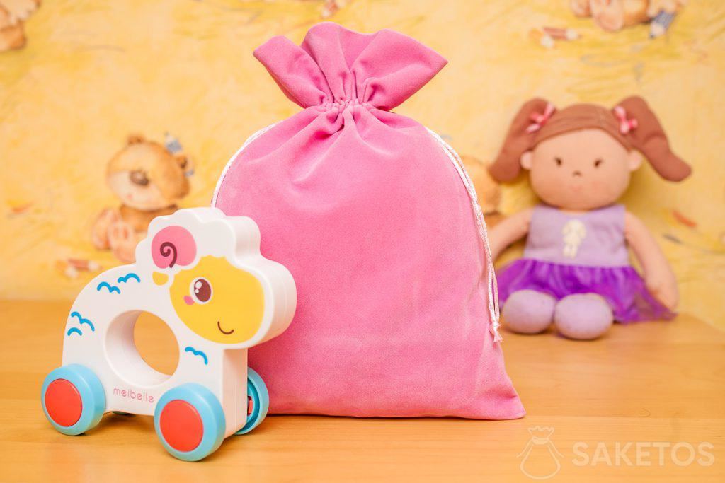 Velour sacks are ideal for decorative storage of toys