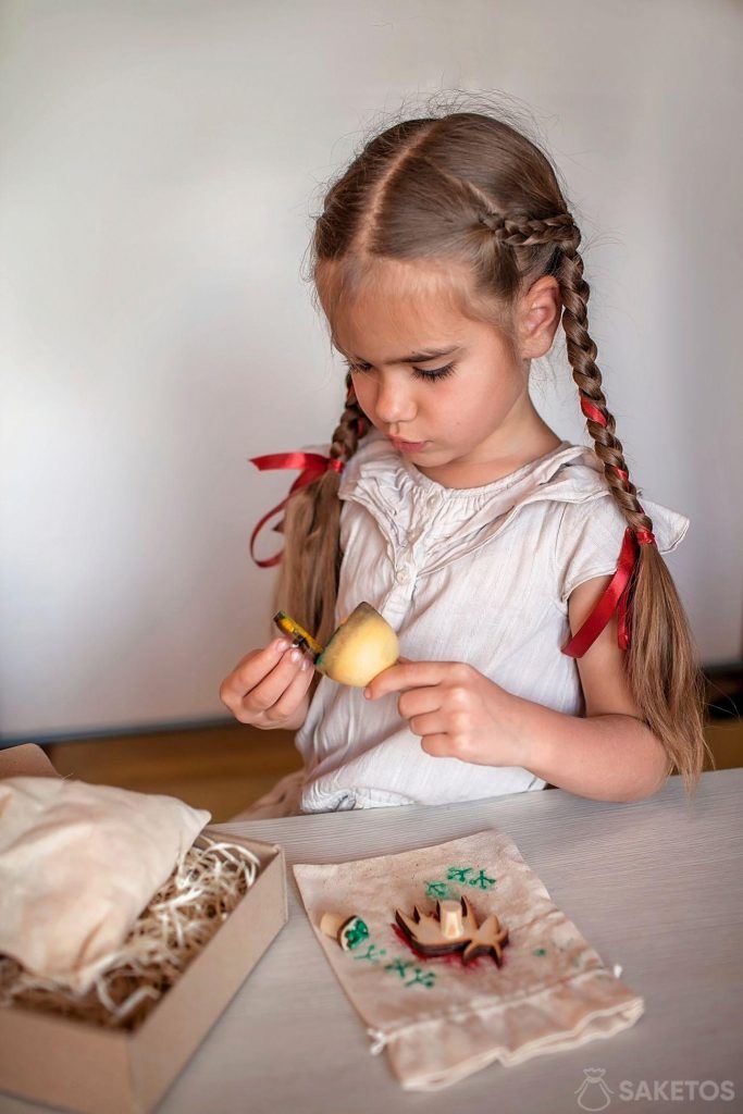 Linen decorating bags - handmade fun for children