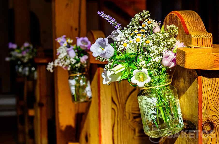 Rustic wedding decorations for the church