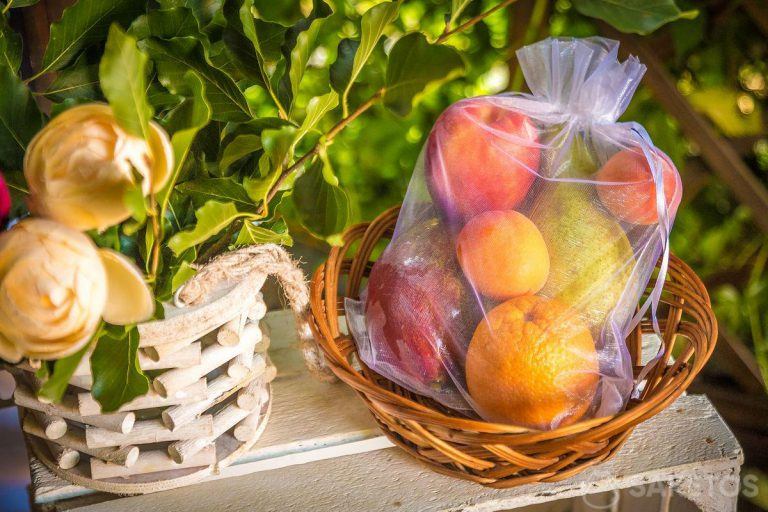 Organza bags protect the fruit from wasps