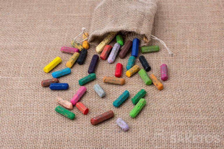 Jute pouch for crayons