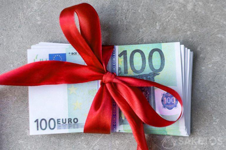 How to aesthetically package money as a gift?