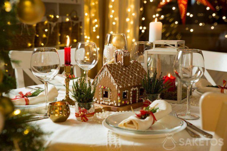 A house made of gingerbread - an original Christmas table decoration