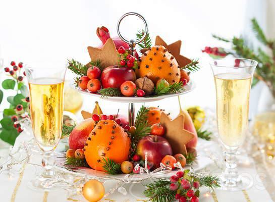 Fruit platter as a festive Christmas table decoration