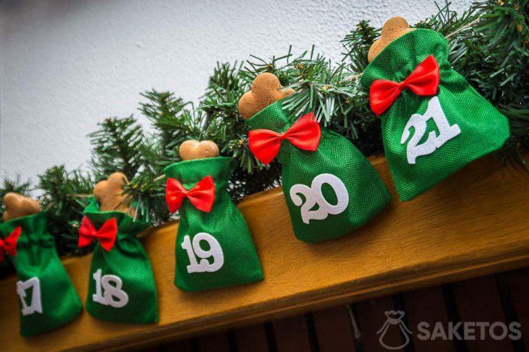 Christmas garland made of jute bags with gingerbread