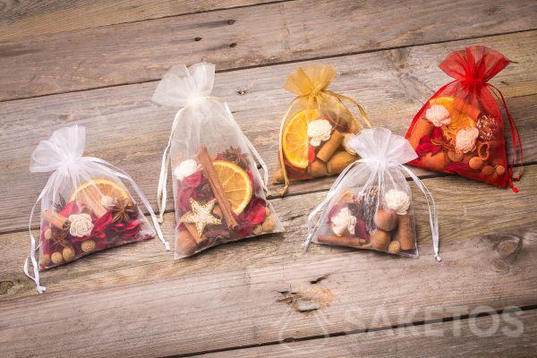 Christmas gift idea - organza bags with dried fragrance