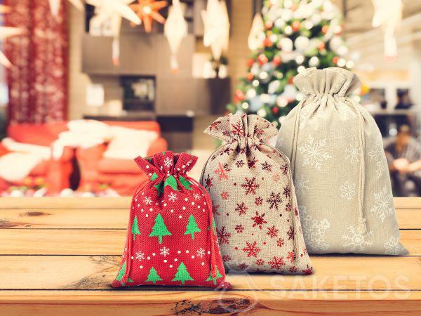 Manufacturer of Christmas bags, among others: made of jute and linen