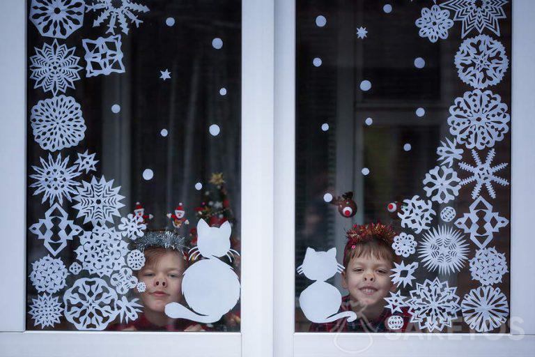 Nursery window decoration - winter decorations