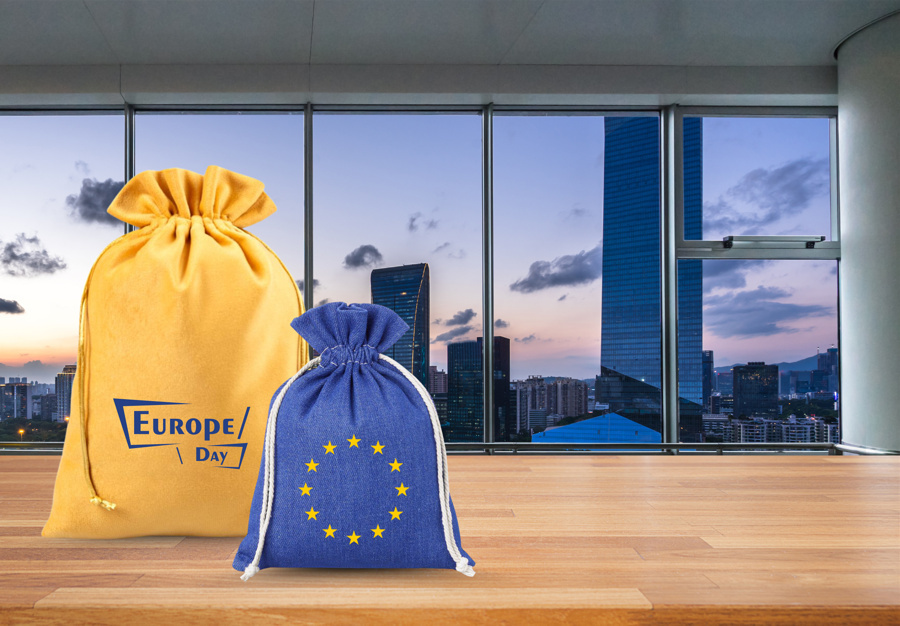Printed bags as a promotional element for Europe Day celebrations