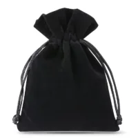 10 pcs Velvet pouches 9 x 12 cm - black 29 Velvet pouches 9 x 12 cm - black Halloween
