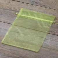 Organza bags 26 x 35 cm - green Large bags 26x35 cm