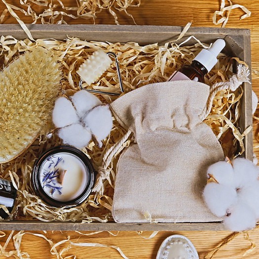 Zero-waste gift packaging