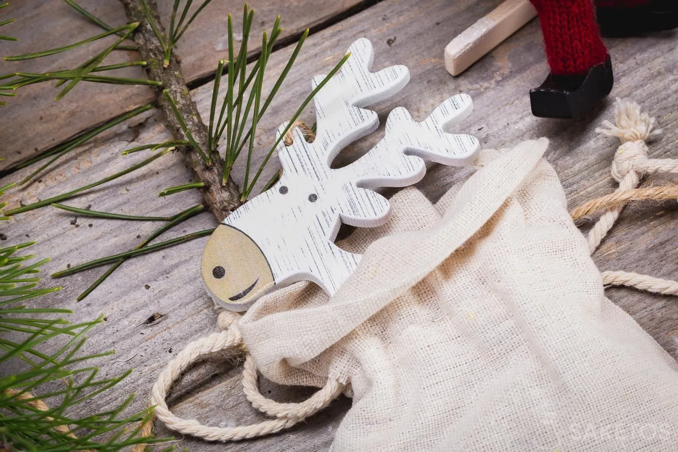 Material bags can be used as a Christmas decoration