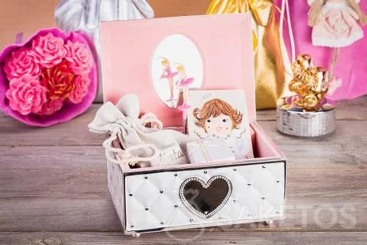 A box of memories for children's keepsakes