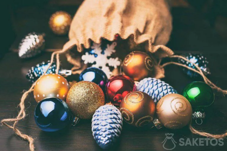 Christmas baubles in a jute bag