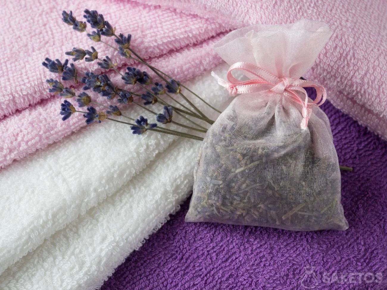 6.A scent bag with lavender inside will impart a beautiful fragrance to your towels and provide protection from clothes moths