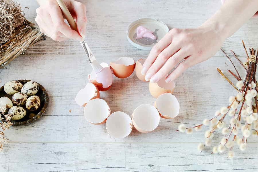 Egg shell candlestick