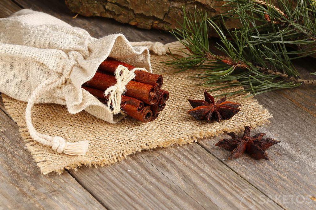 Decorative linen bag with cinnamon and aniseed