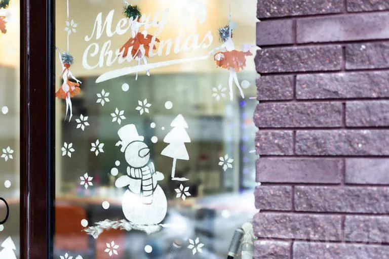 Winter decoration ideas for nursery windows