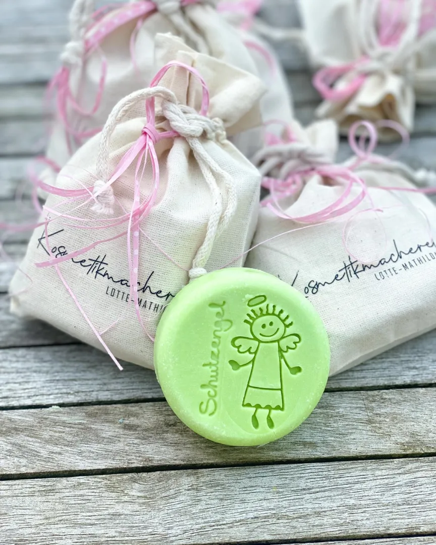 Personalized pouches for natural cosmetics - collaboration with Kosmetikmacherei Lotte-Mathilda 1